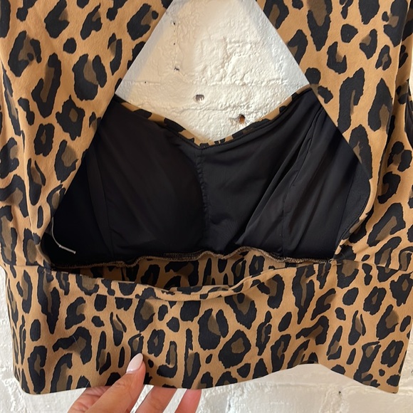 Michi leopard print sports bra large - Picture 6 of 8